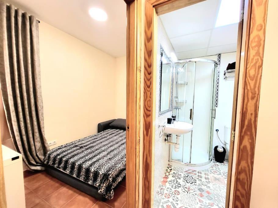 Flamenco, Apartamento Exclusivo De Dos Habitaciones En El Pleno Del Casco Antiguo, Alicante, Playa, Centro Historico, Rambla Bagian luar foto